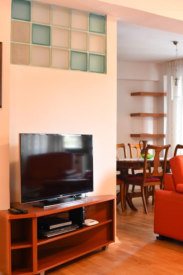 3 Bedroom Home With Parking Garage In The Heart Of سكوبجي المظهر الخارجي الصورة