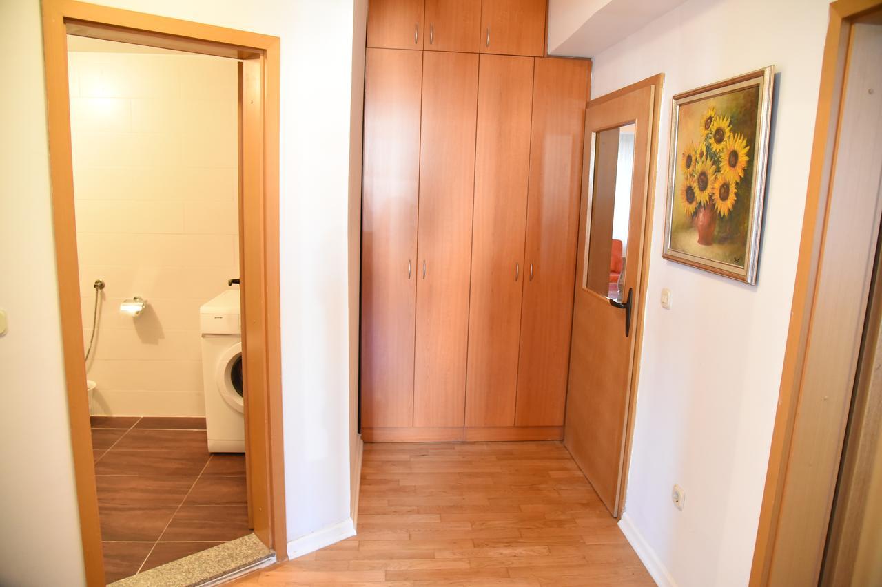 3 Bedroom Home With Parking Garage In The Heart Of سكوبجي المظهر الخارجي الصورة