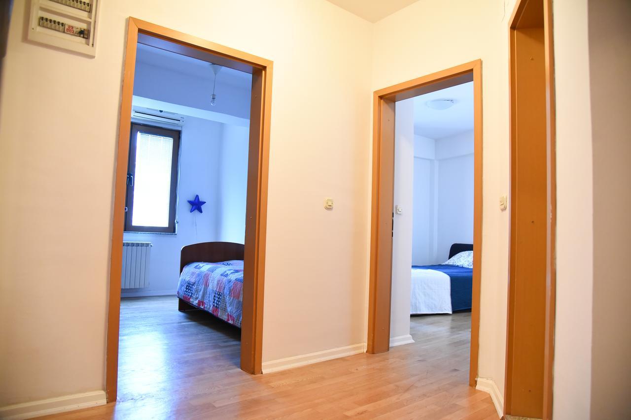 3 Bedroom Home With Parking Garage In The Heart Of سكوبجي المظهر الخارجي الصورة